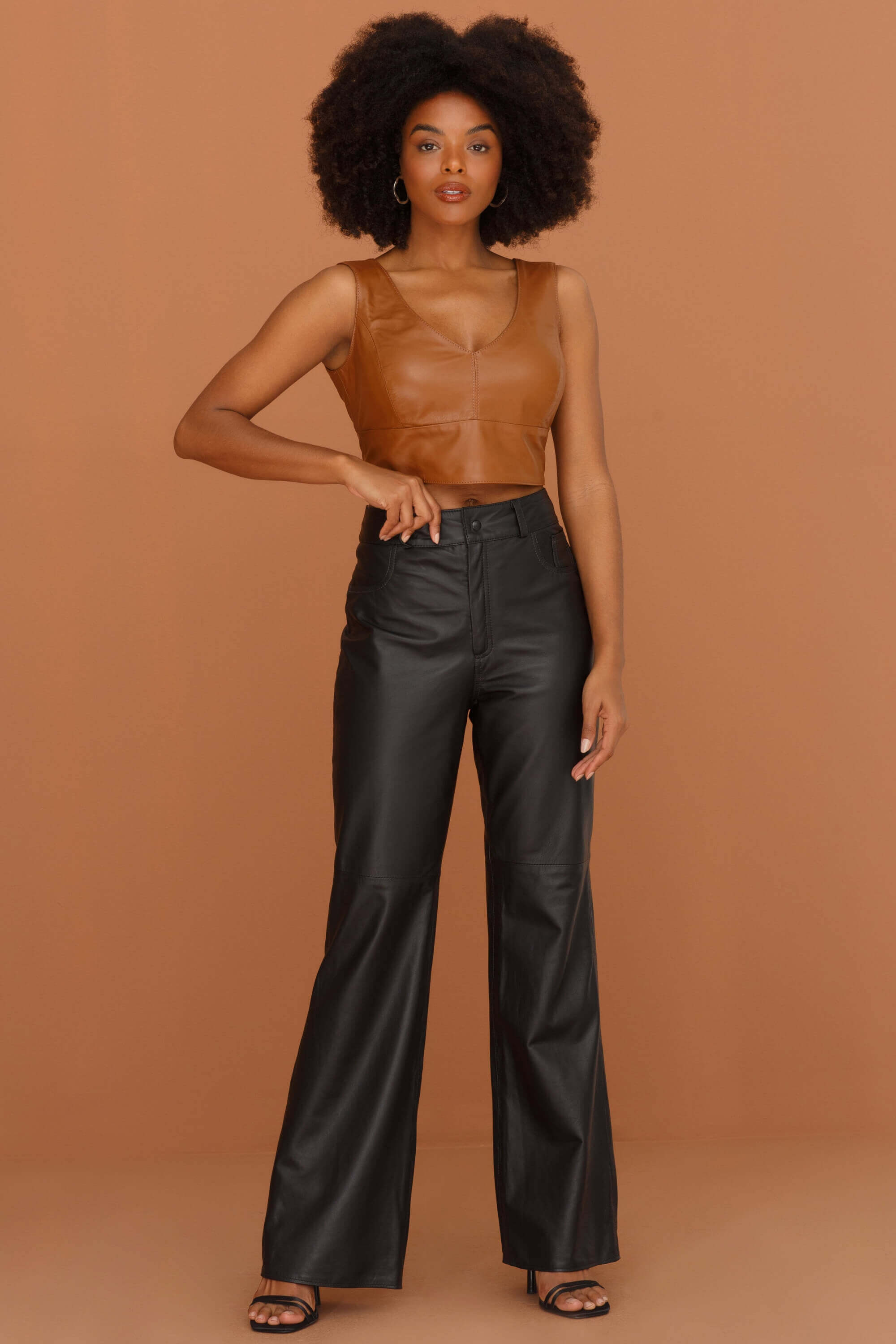 calça flare feminina