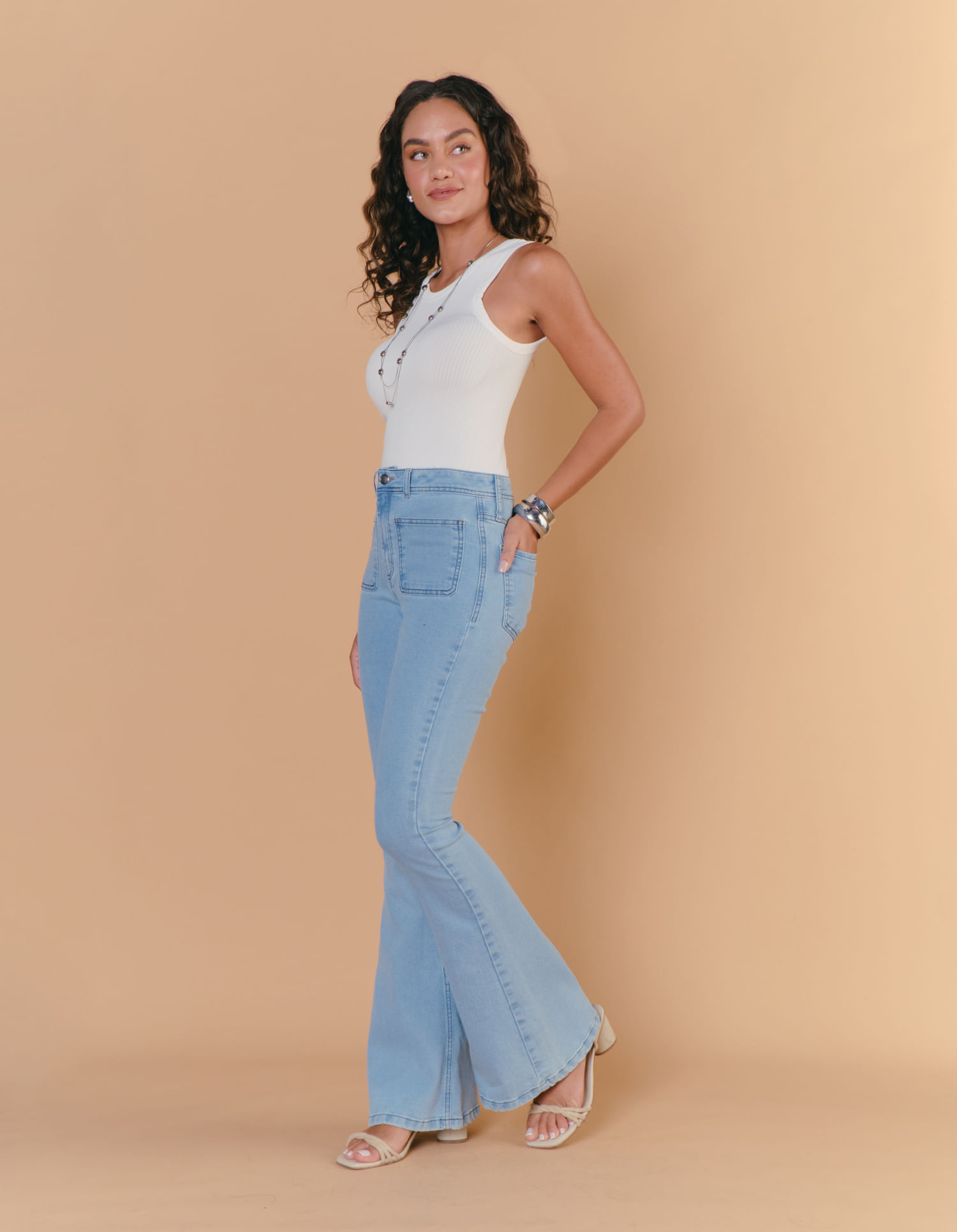 calça flare jeans