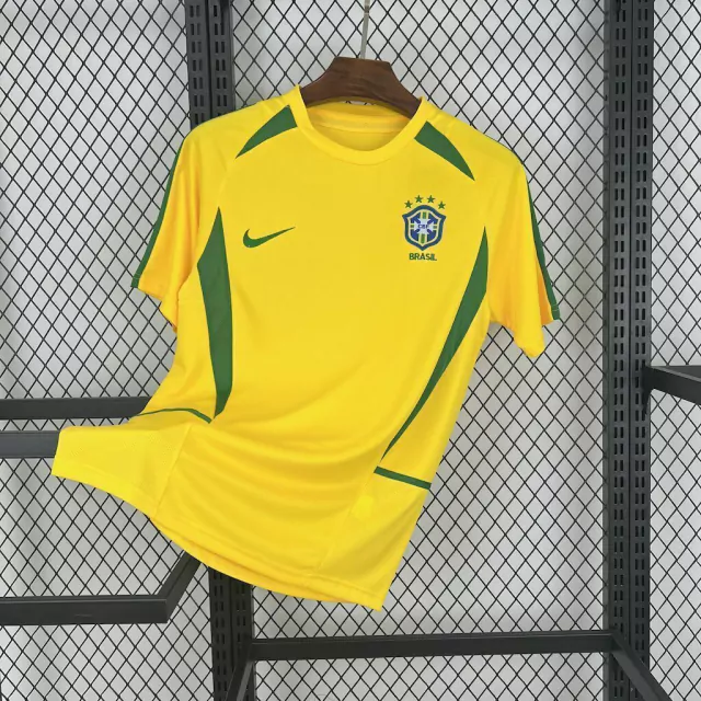 camisa 2002 vs camisa 2022 Brasil qual a melhor