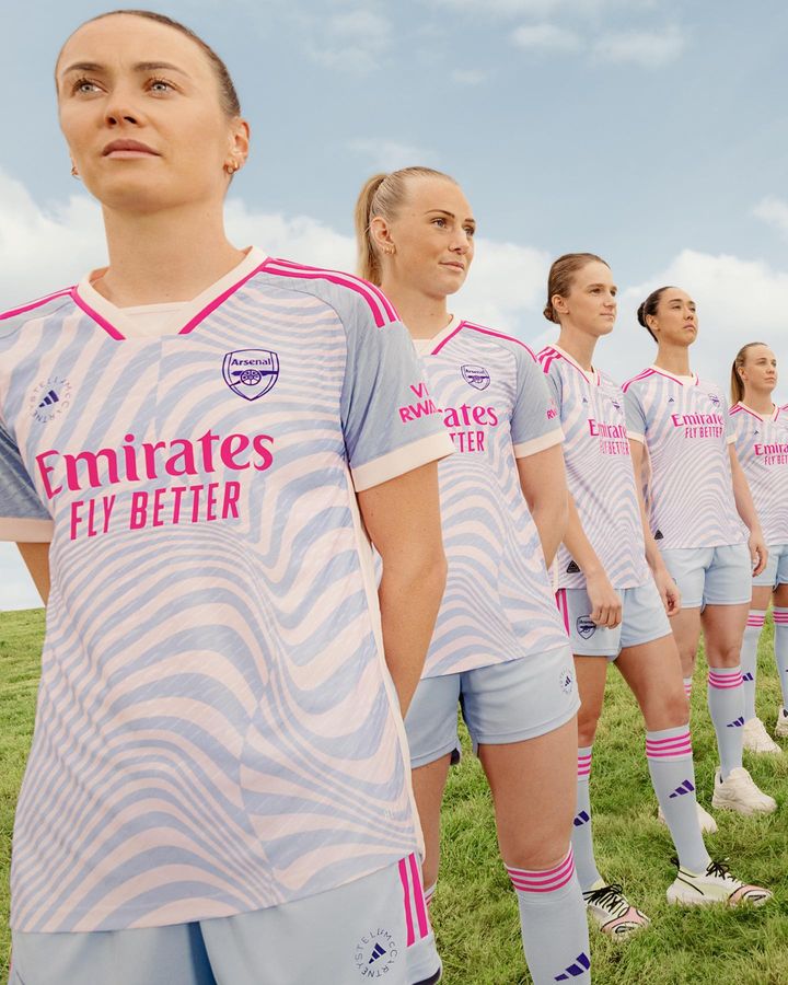 camisas de time feminina retrô