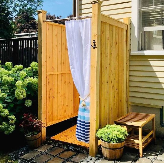 Chuveiro externo de piso