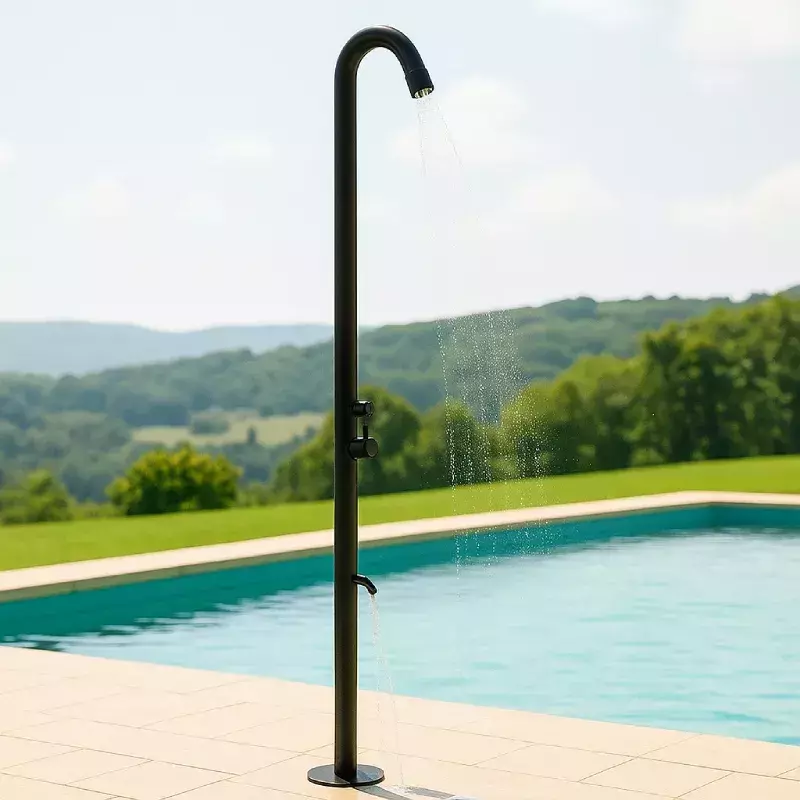 Chuveiro externo com acabamento polido