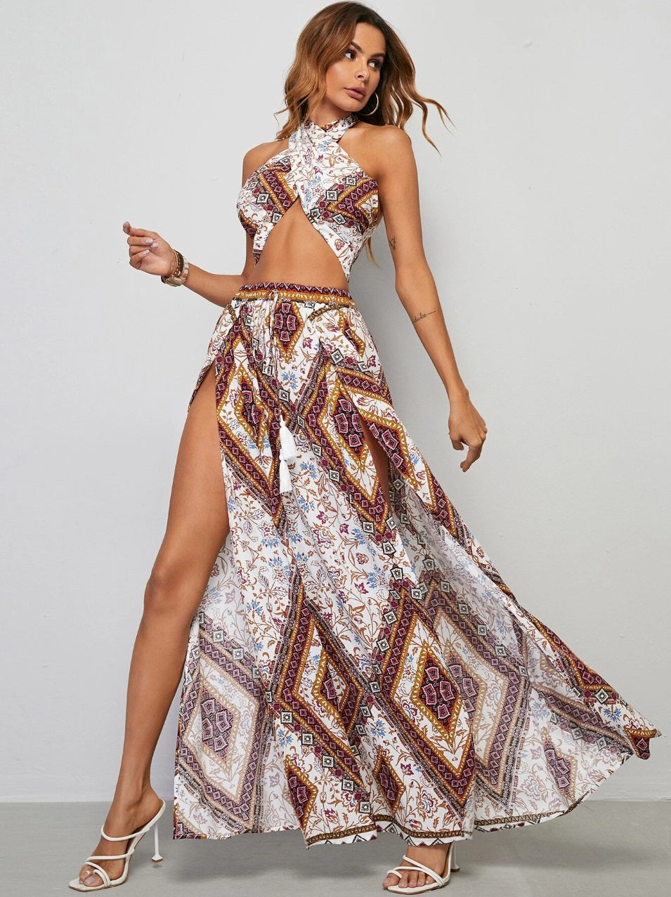Conjunto saia longa e cropped estampado floral