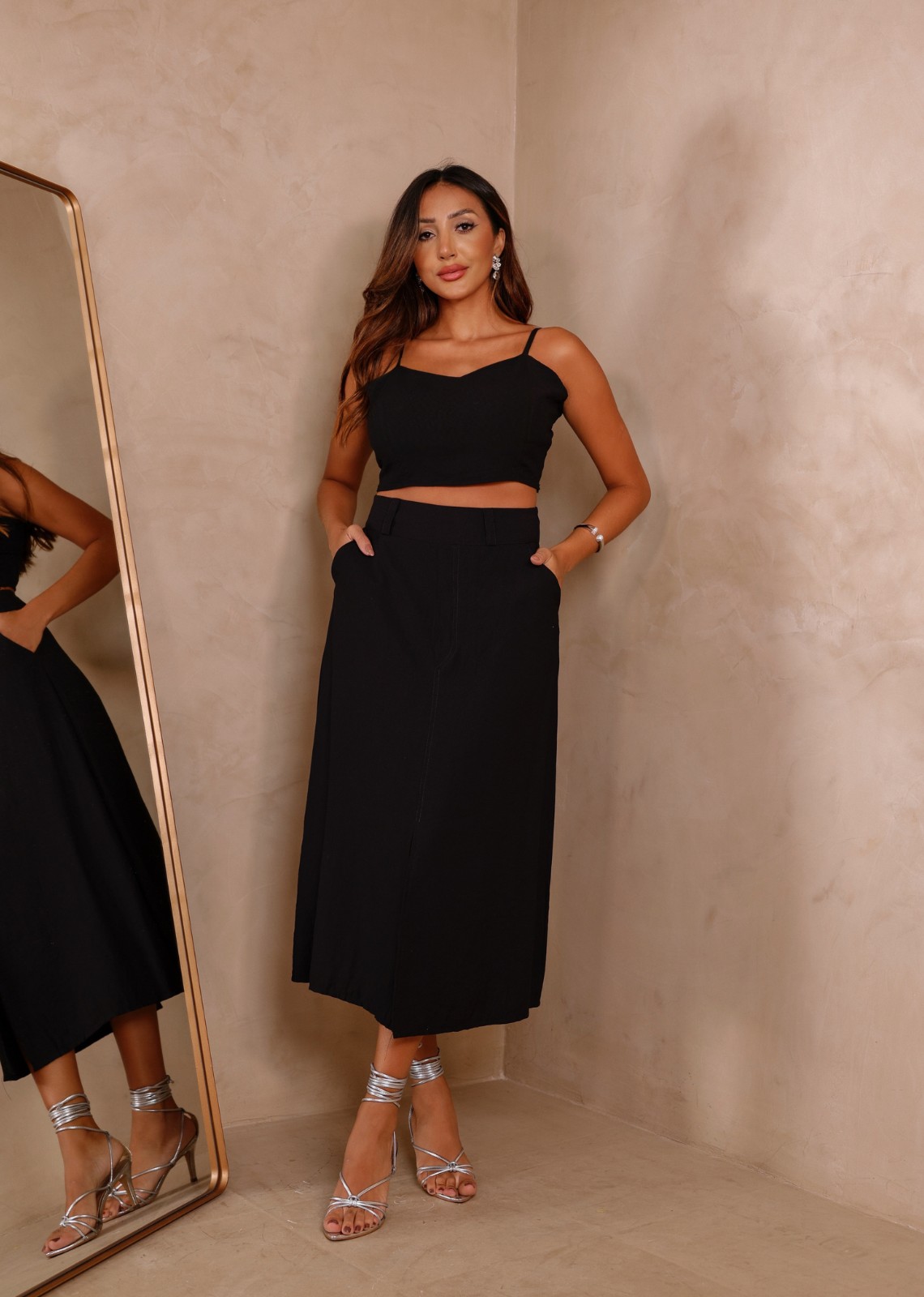 Conjunto saia longa e cropped em viscolinho