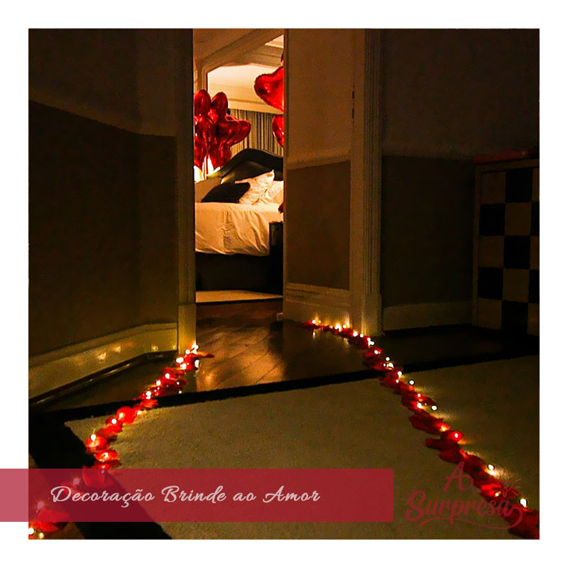 pétalas de rosa artificiais vs. naturais