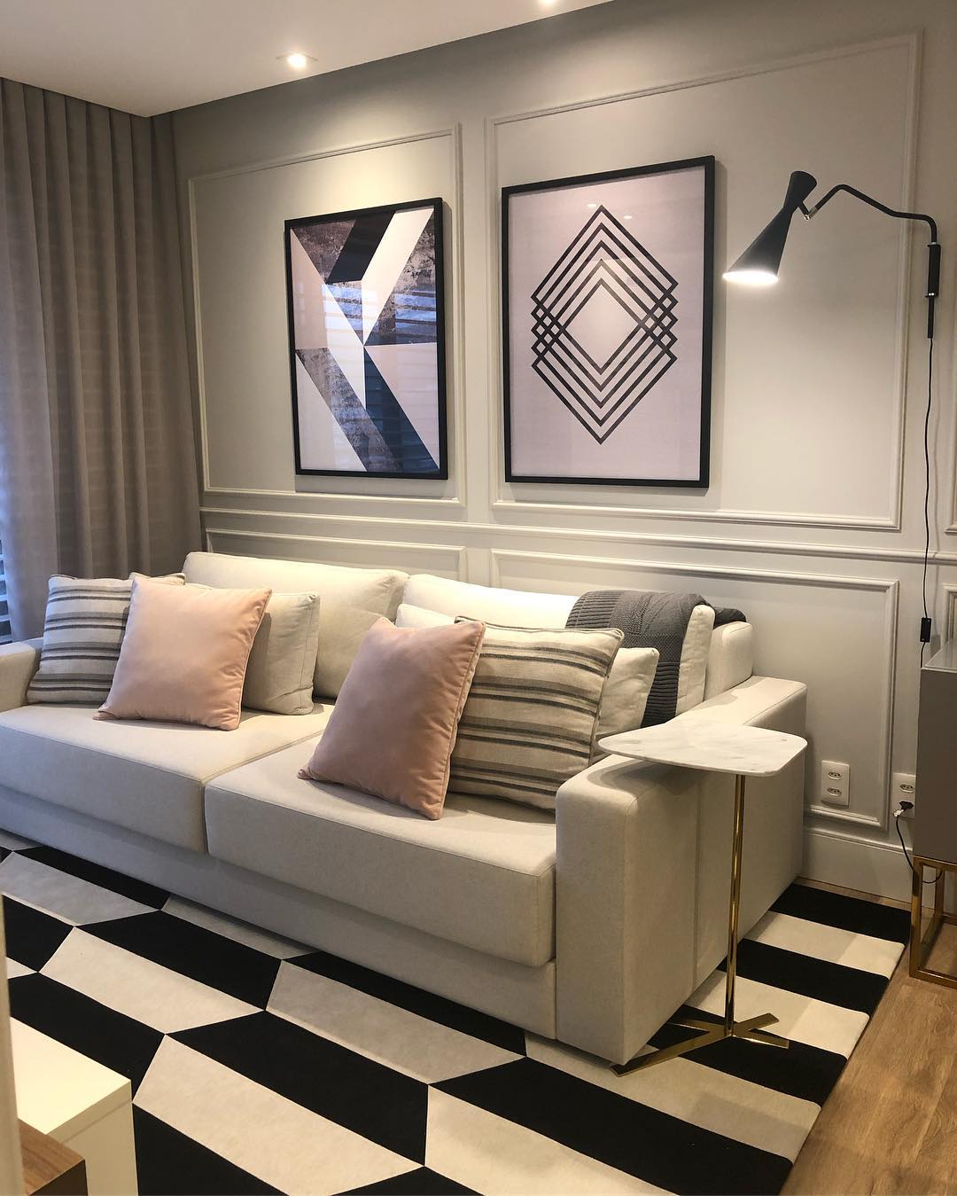 ideias criativas para decorar mesa lateral de sofá