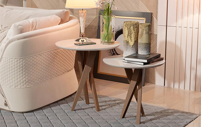 erros comuns ao decorar mesa lateral do sofá