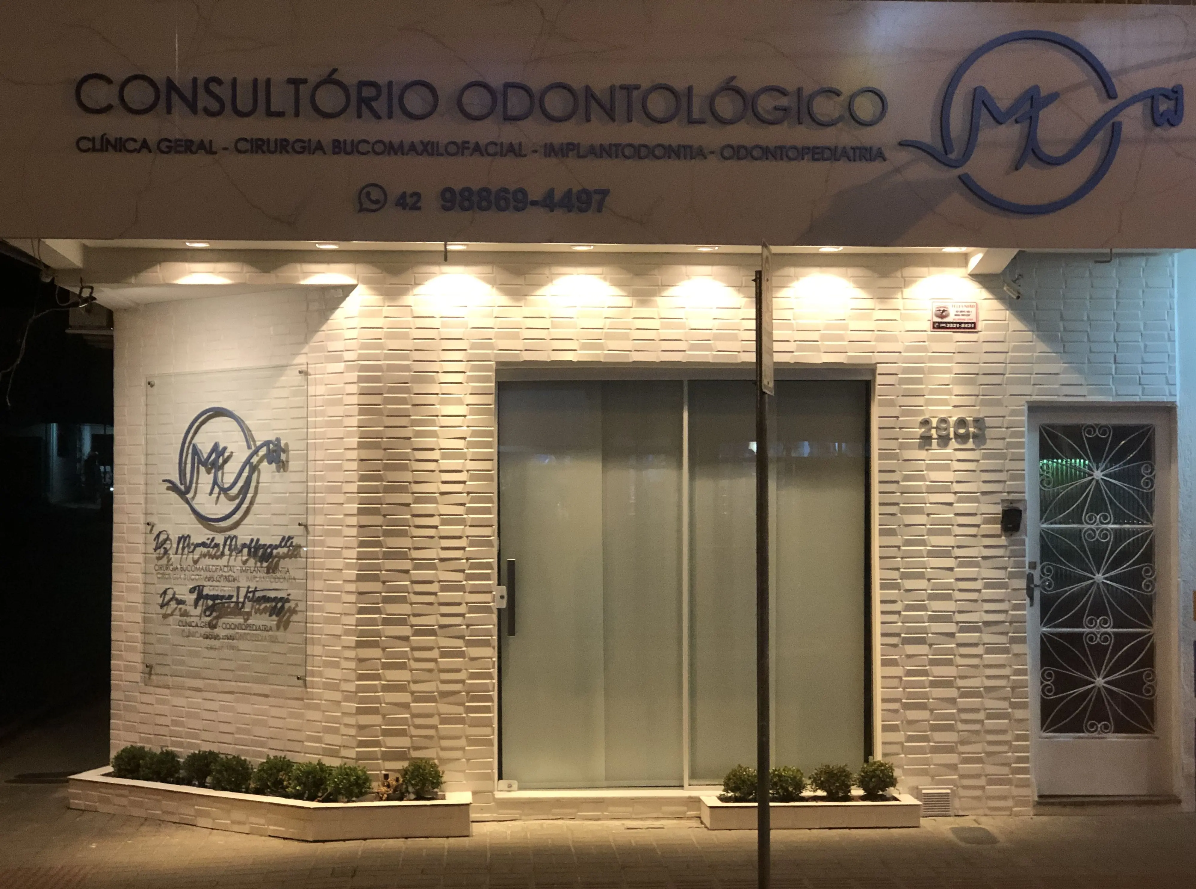 fachada consultório odontológico simples