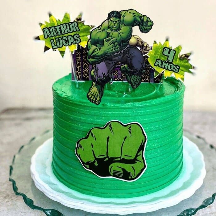 Bolo do Hulk em chantilly