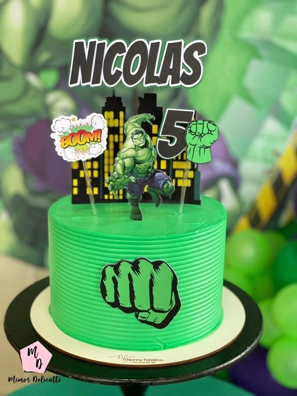 Bolo do Hulk com efeito de tijolos