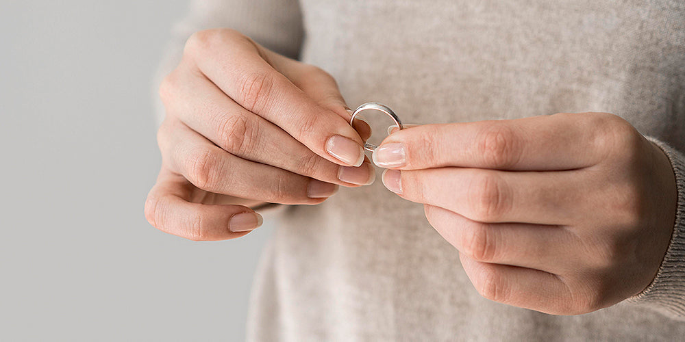 diferença anel de noivado e aliança de casamento