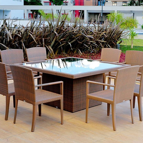 mesa de jantar quadrada 8 lugares para espaços amplos