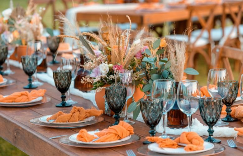 mesa posta para receber família almoço