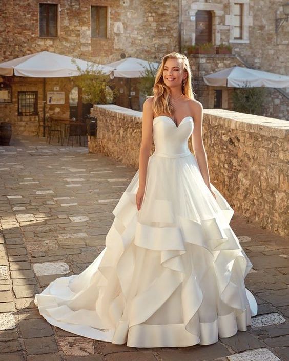 como escolher vestido de noiva para casamento na praia