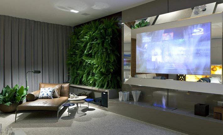 painel de tv com espelho vs painel tradicional