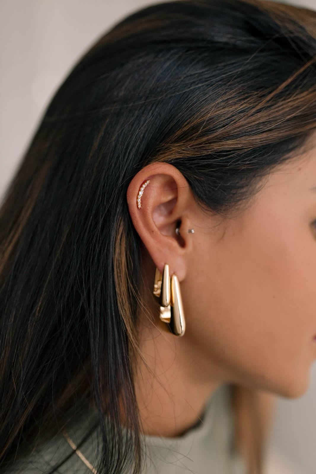 piercing na cartilagem da orelha