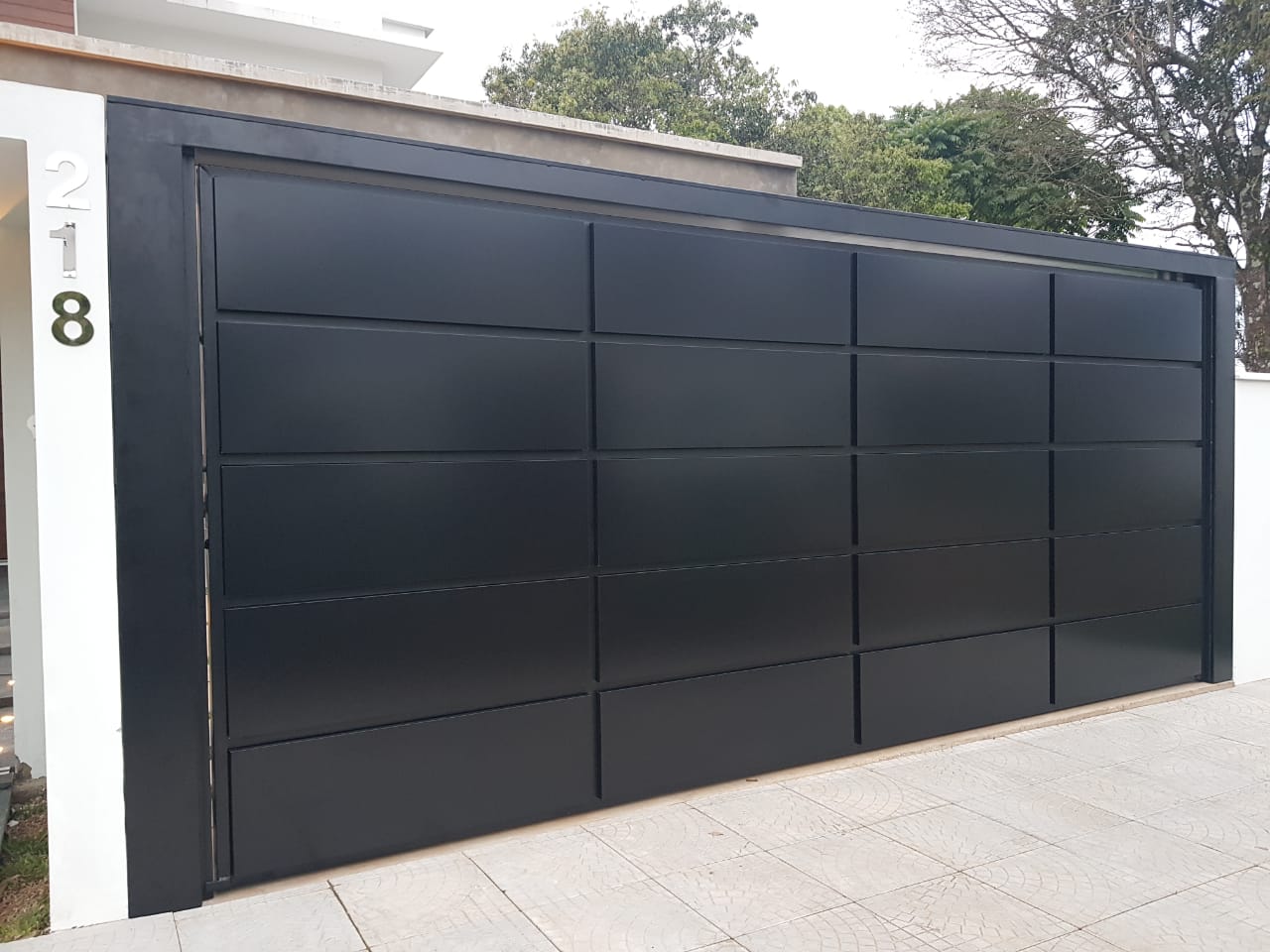 portao de acm cores e acabamentos modernos