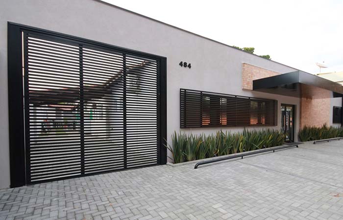ideias criativas de portão de grade para casas modernas