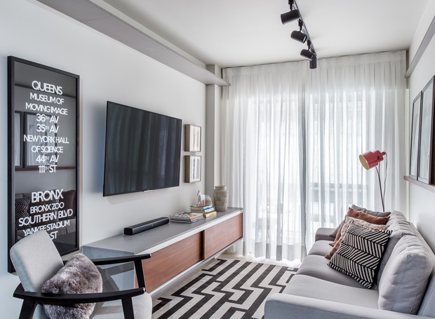 Bancada de TV sem painel