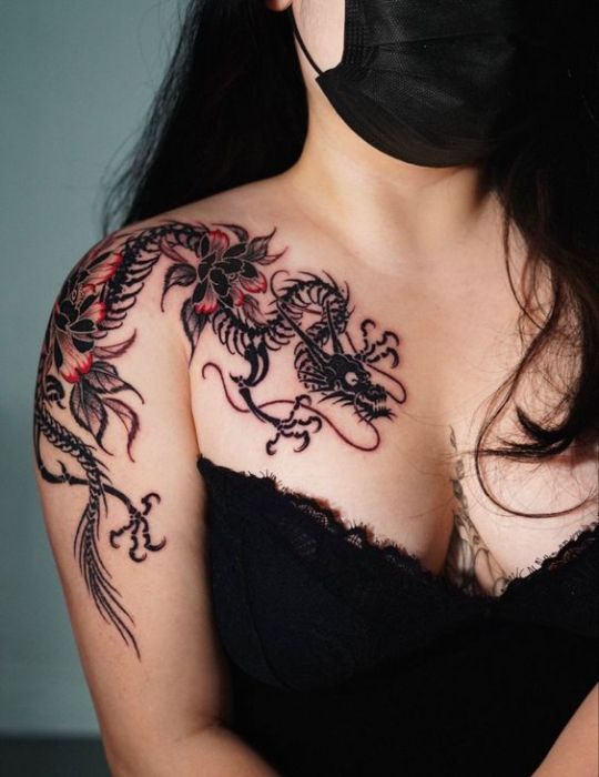 elementos dragão japonês (ondas, flores, nuvens)