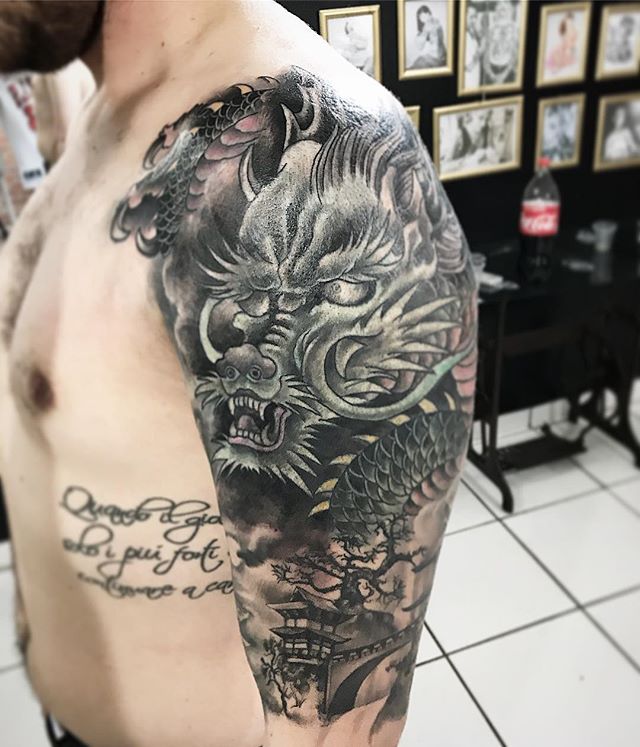 tatuagem dragão japonês braço