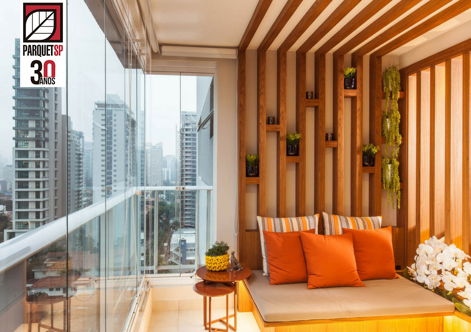 Revestimento ripado de madeira para teto