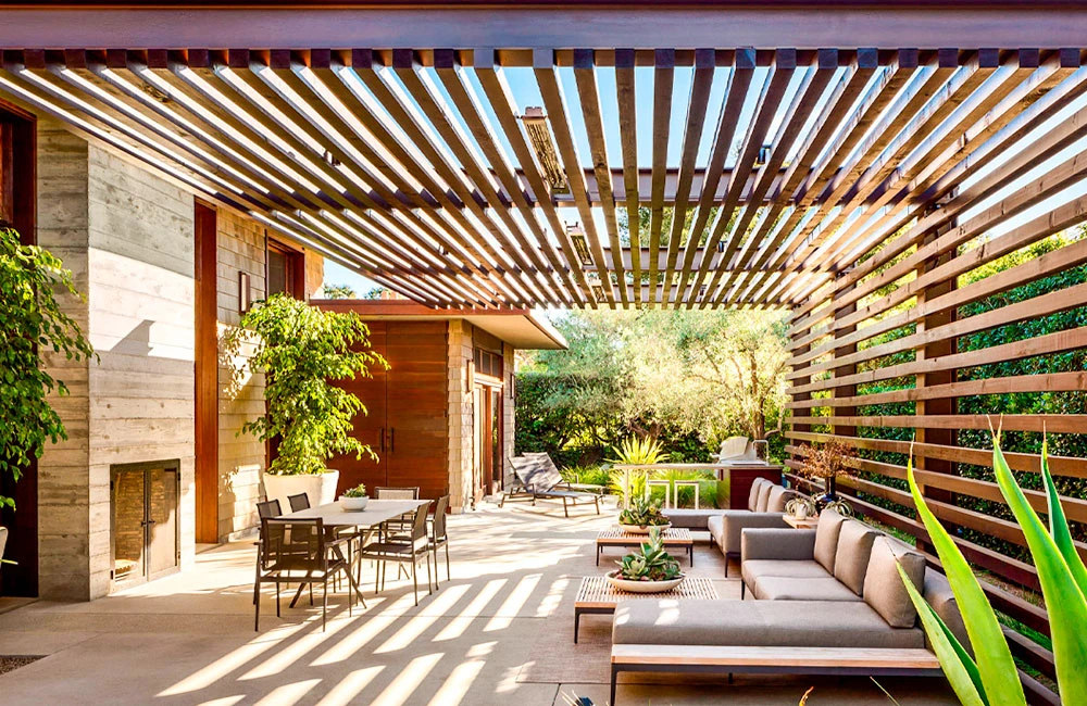 Teto com lamela de madeira