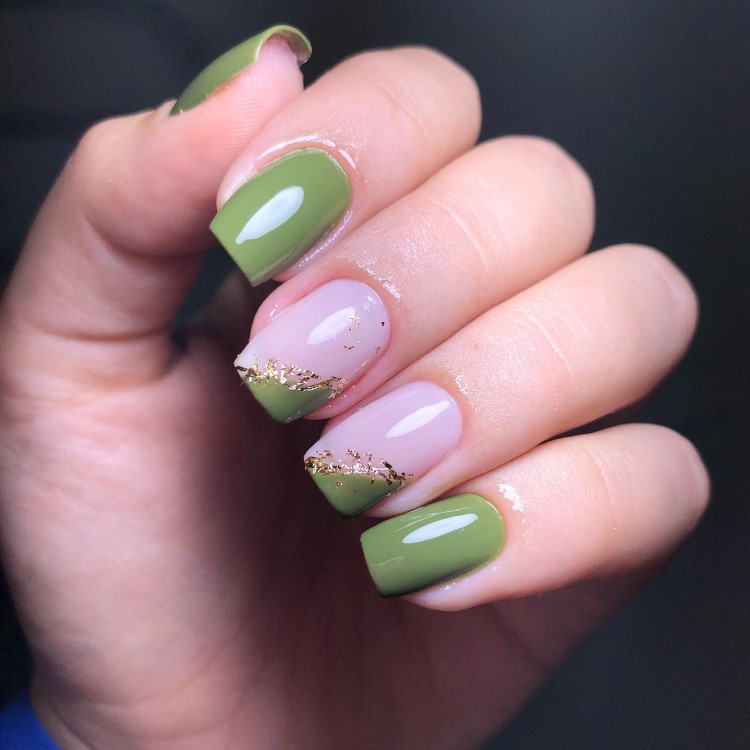 inspiração unhas em gel verde claro francesinha
