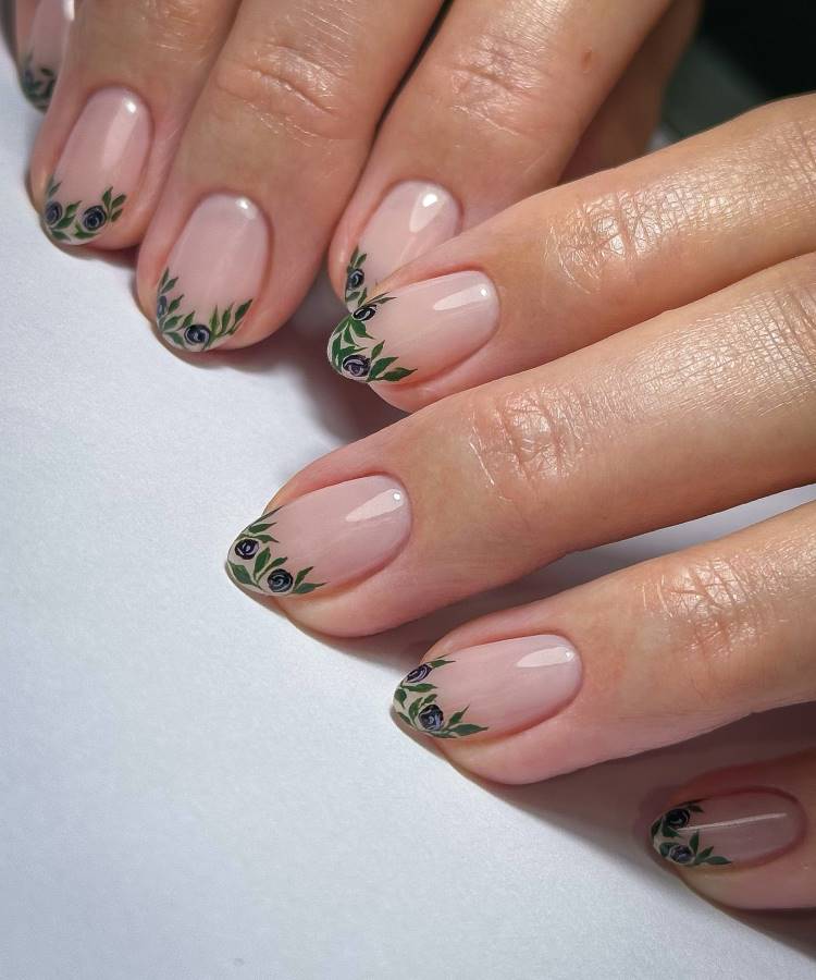 inspiração unhas em gel verde claro francesinha