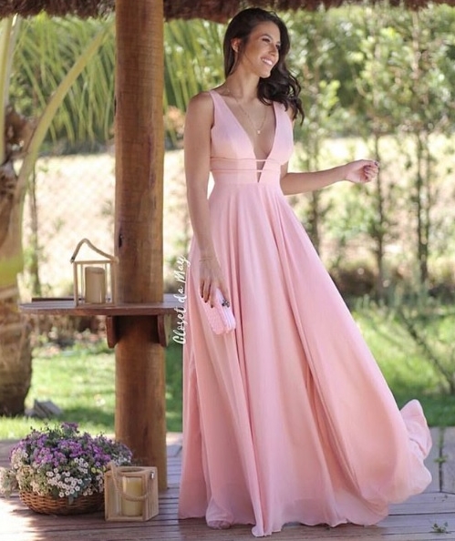 vestido esvoaçante com fenda