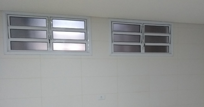 janela basculante para sala de jantar