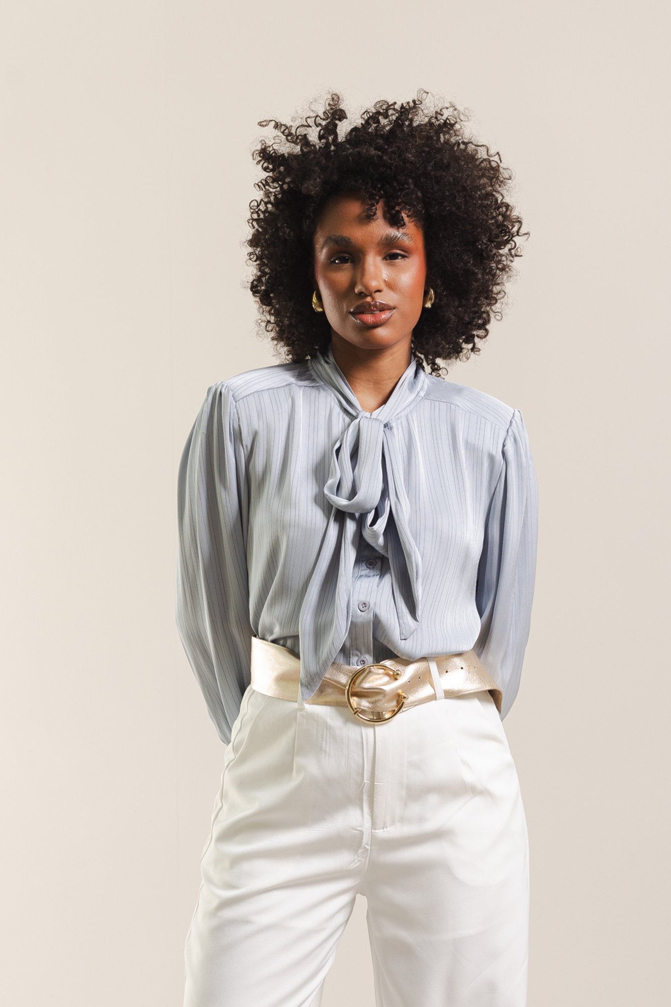 blusa de laço em crepe