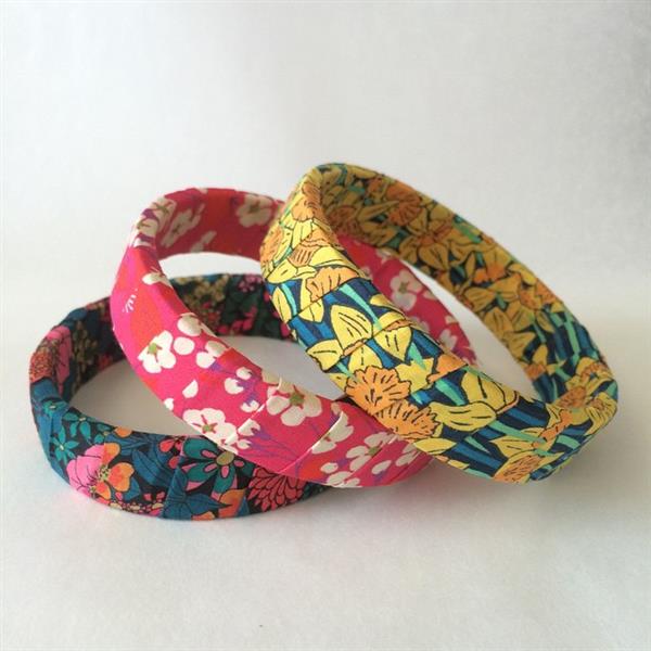 pulseira de tecido com fecho