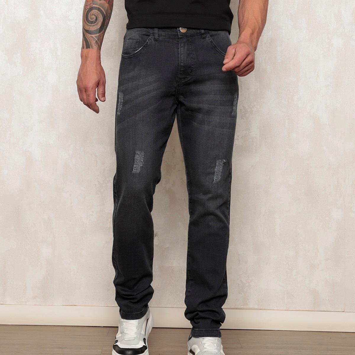calça jeans escura com elastano