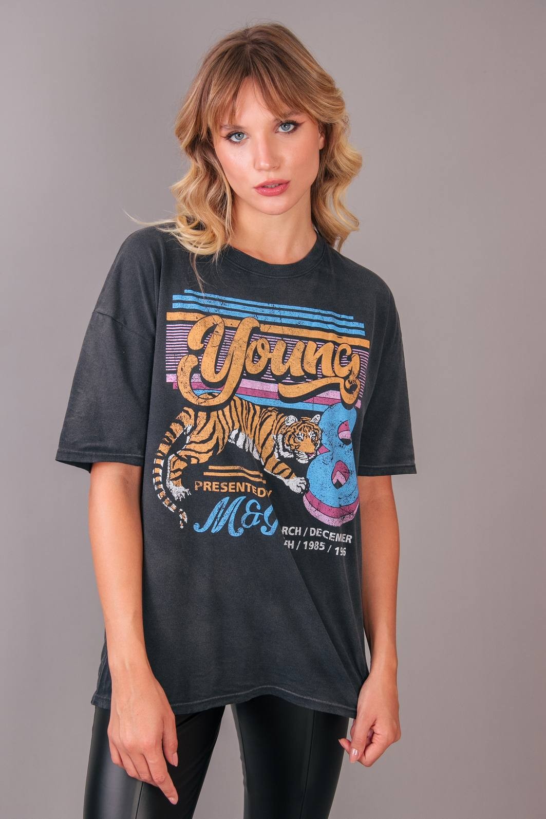 camiseta estampada vintage