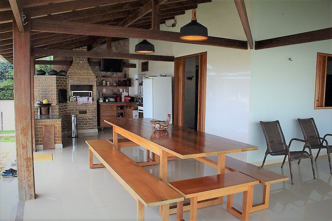 varanda de casa de campo pequena