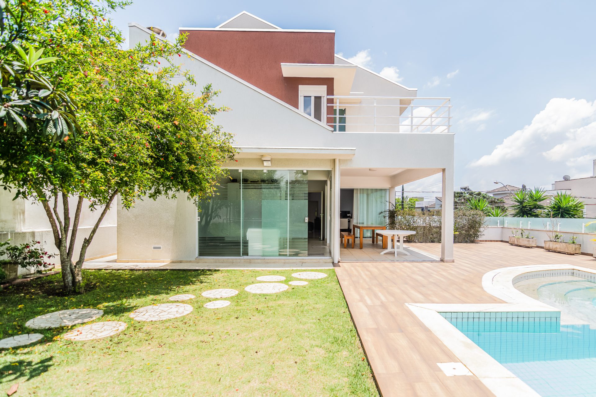 casas com duas frentes