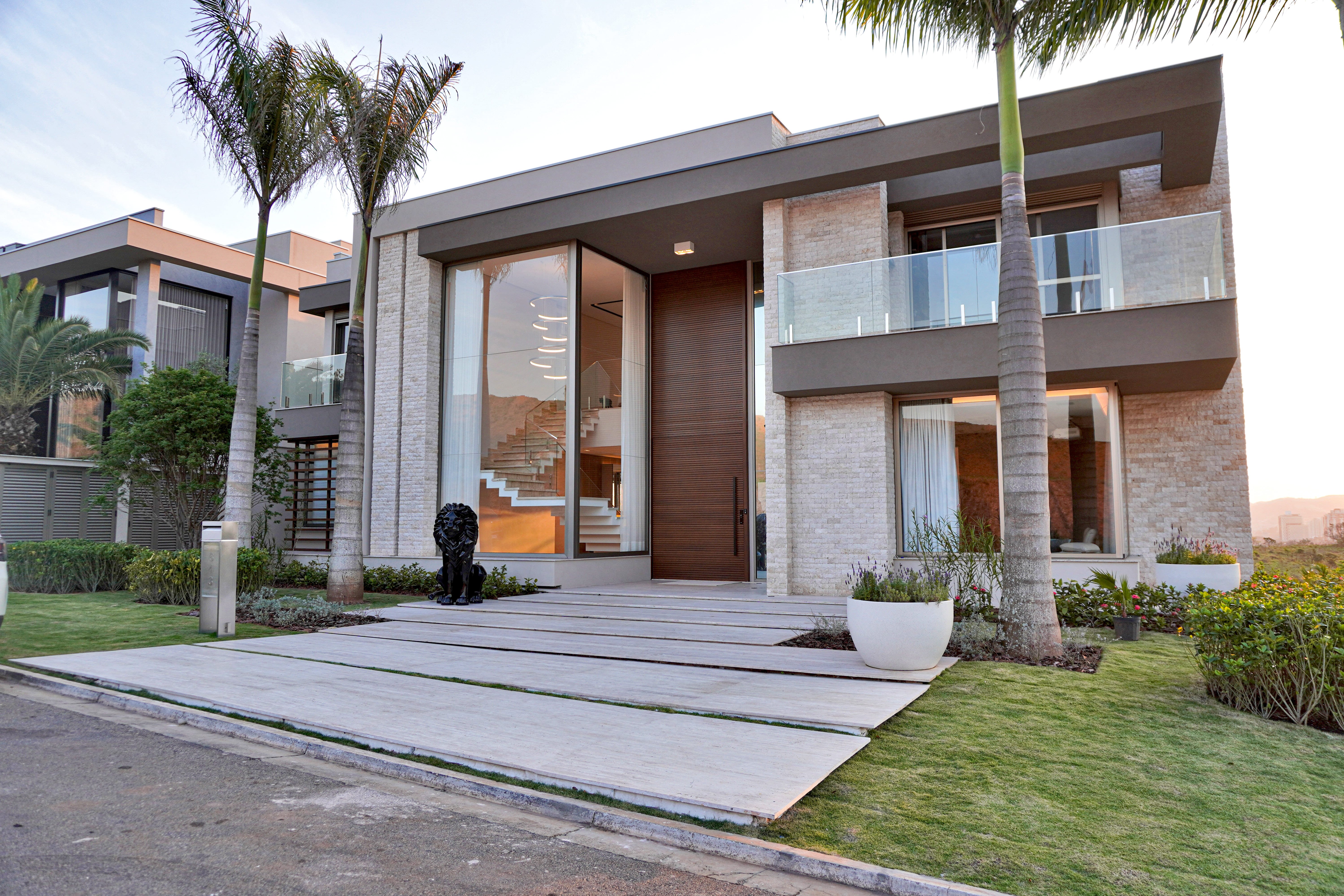 construção barata casa de esquina