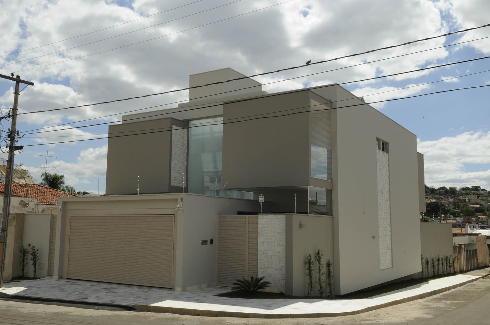 fachadas de casas de esquina simples
