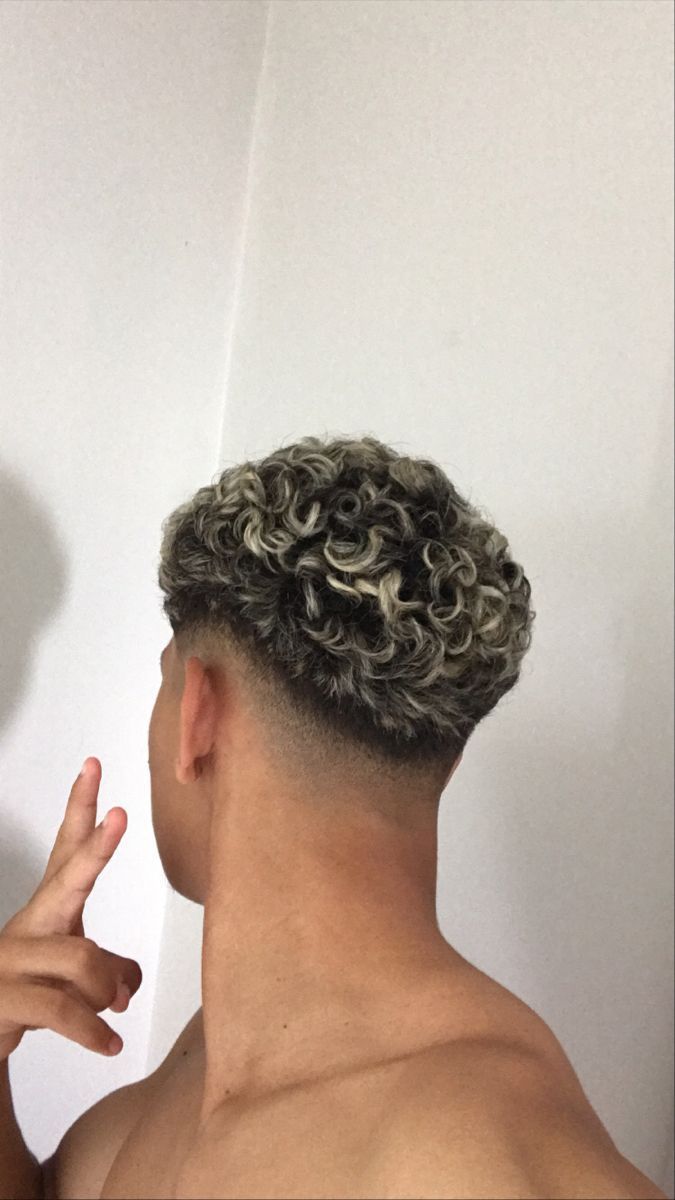 luzes cabelo cacheado homem