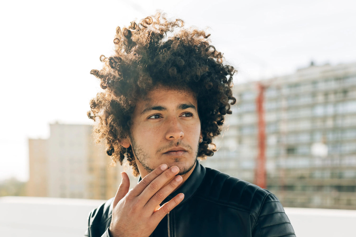 melhores cores luzes cabelo cacheado masculino