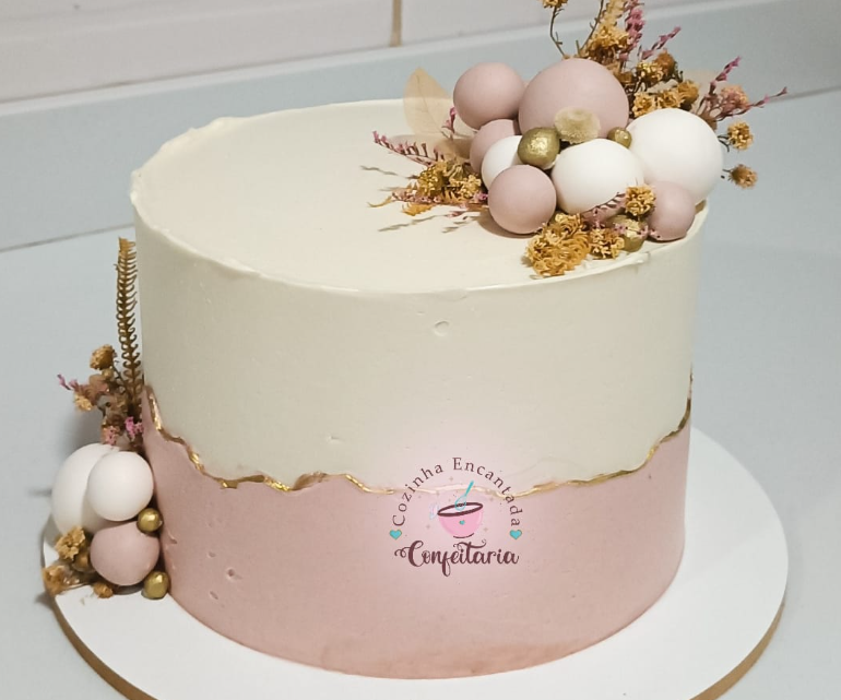 bolo de aniversário feminino 2026
