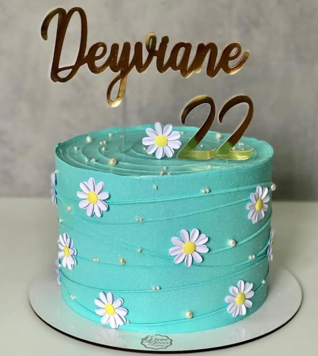 inspiração bolo feminino com flores