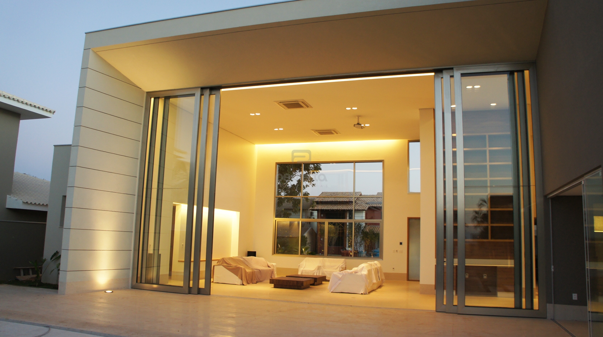portas pivotantes de luxo