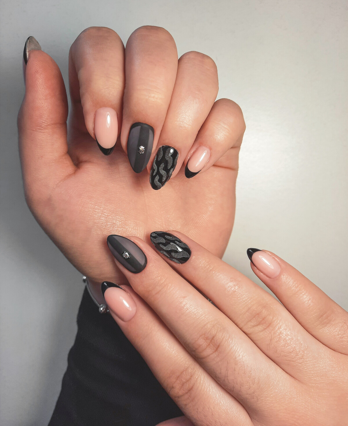 tendências unhas em gel 2026 cinza