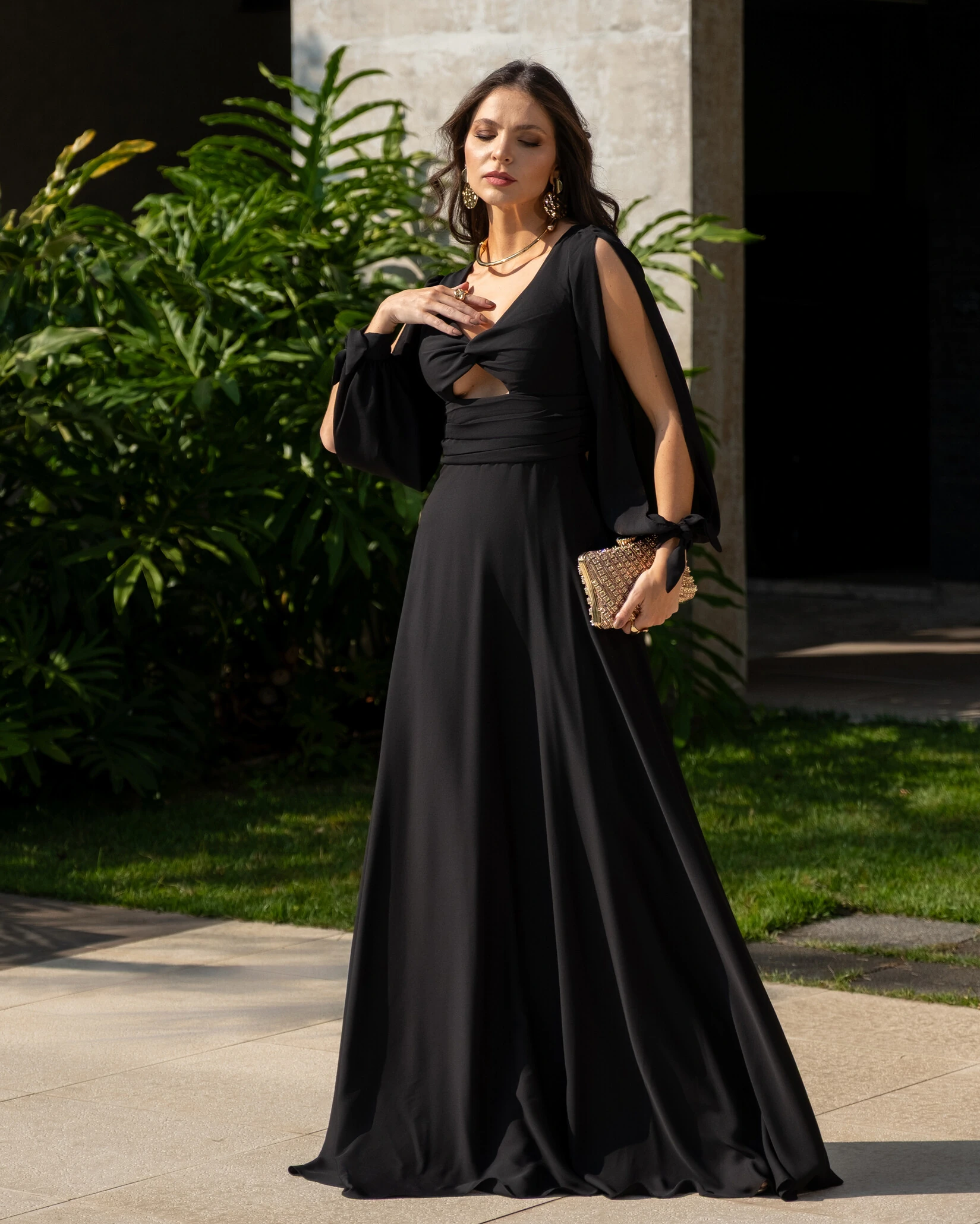 vestido preto longo ombro a ombro