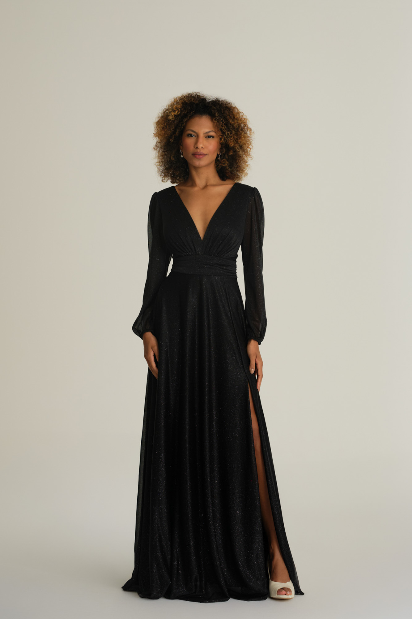 vestido preto longo plus size