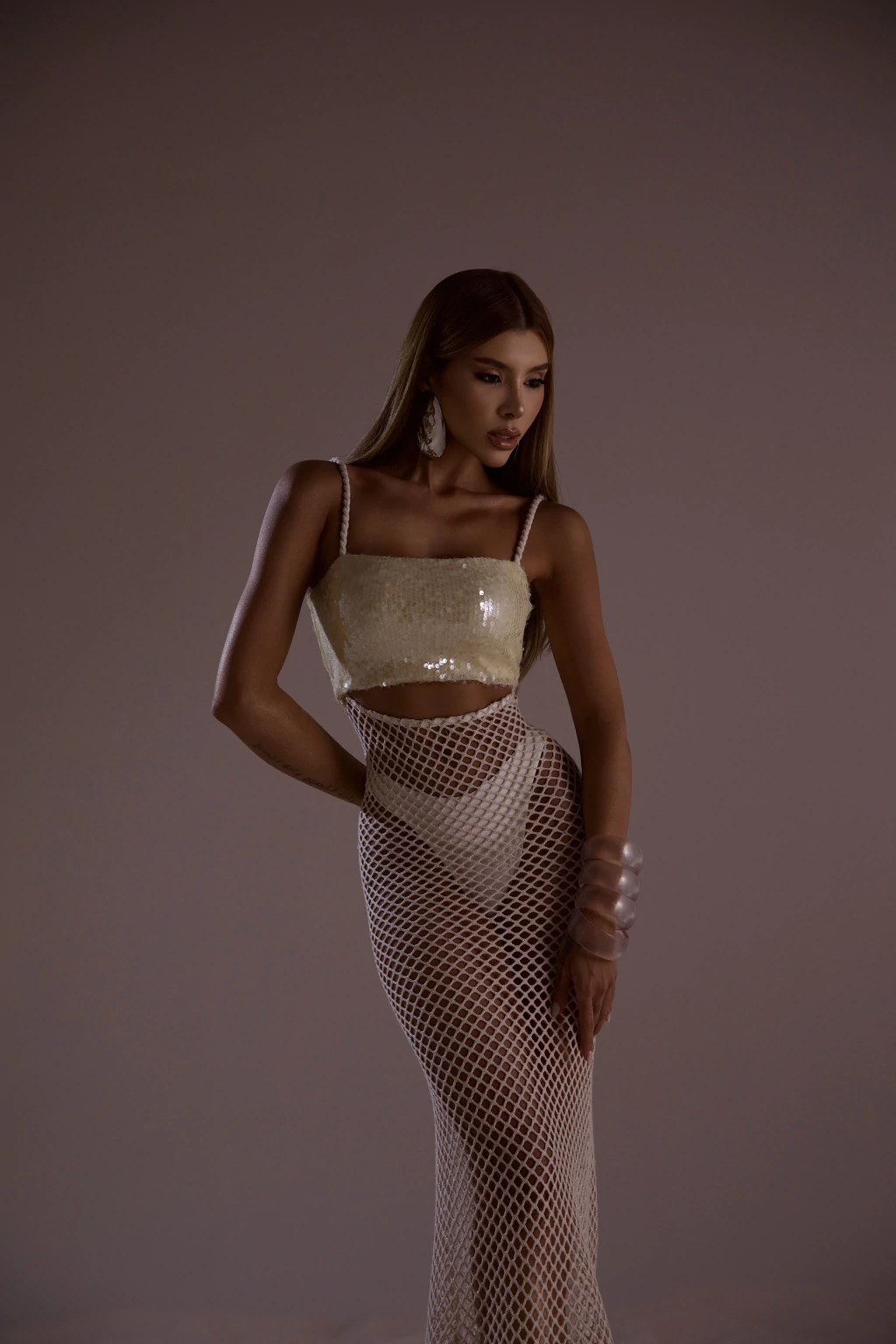 vestido longo brilho decote v