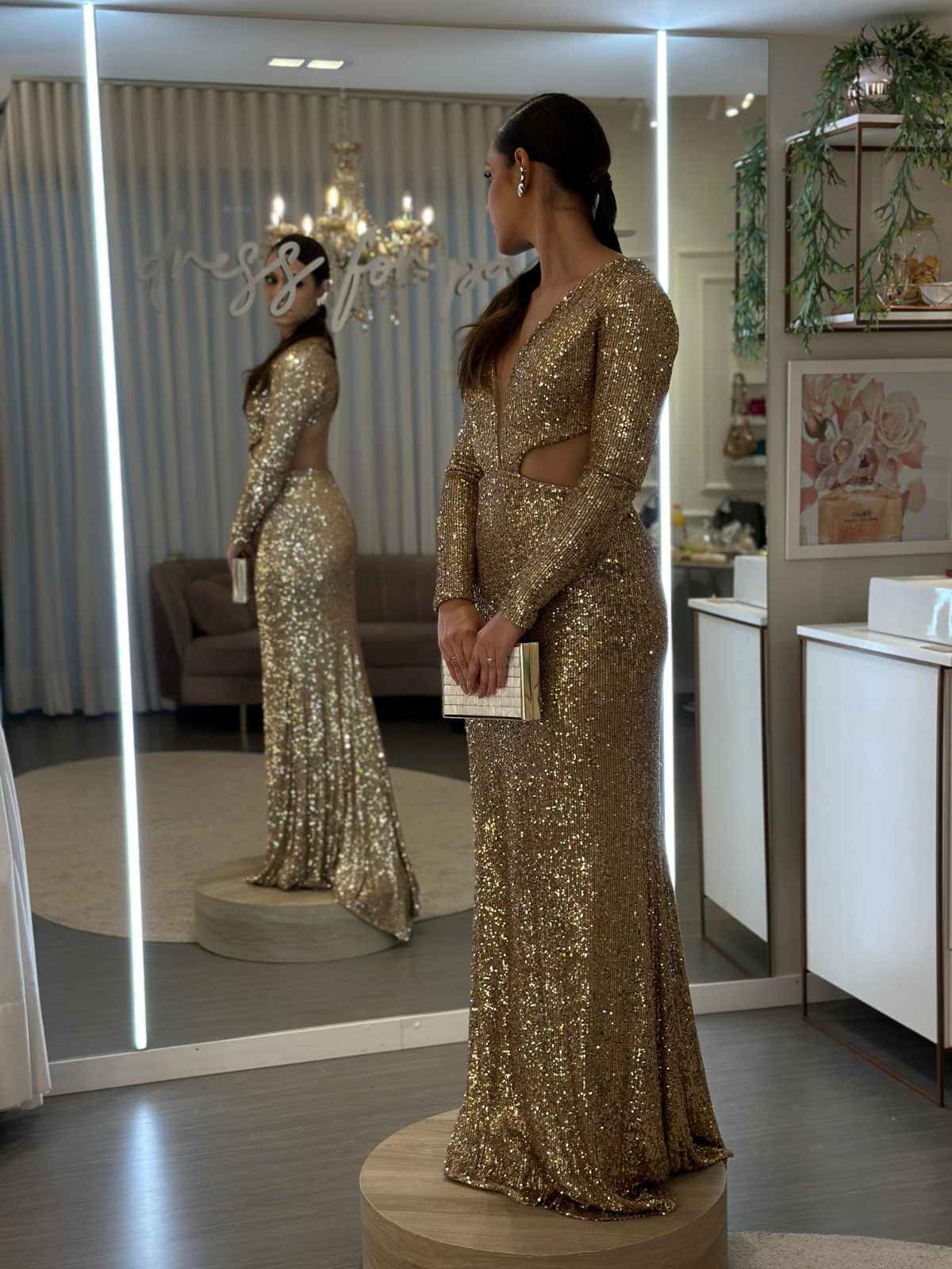 vestido longo brilho dourado